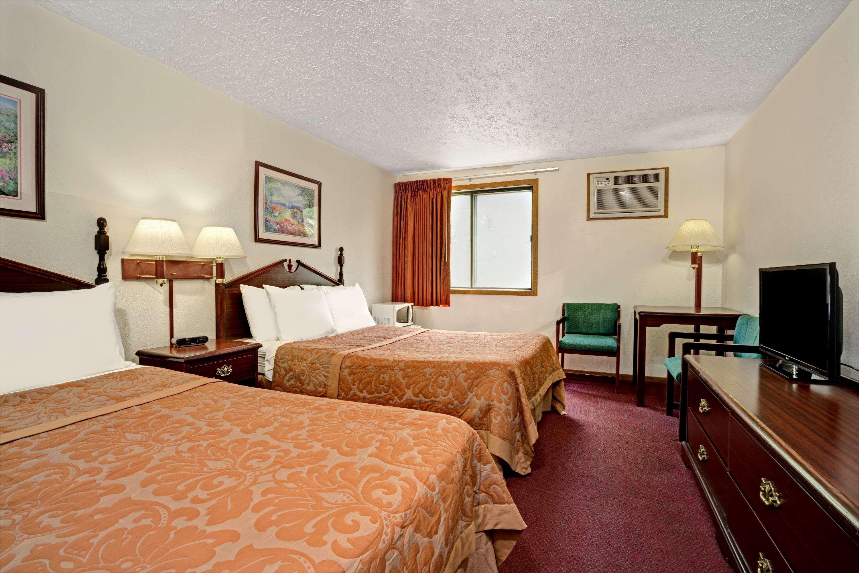 Hotel Super 8 By Wyndham Chaska Exterior foto