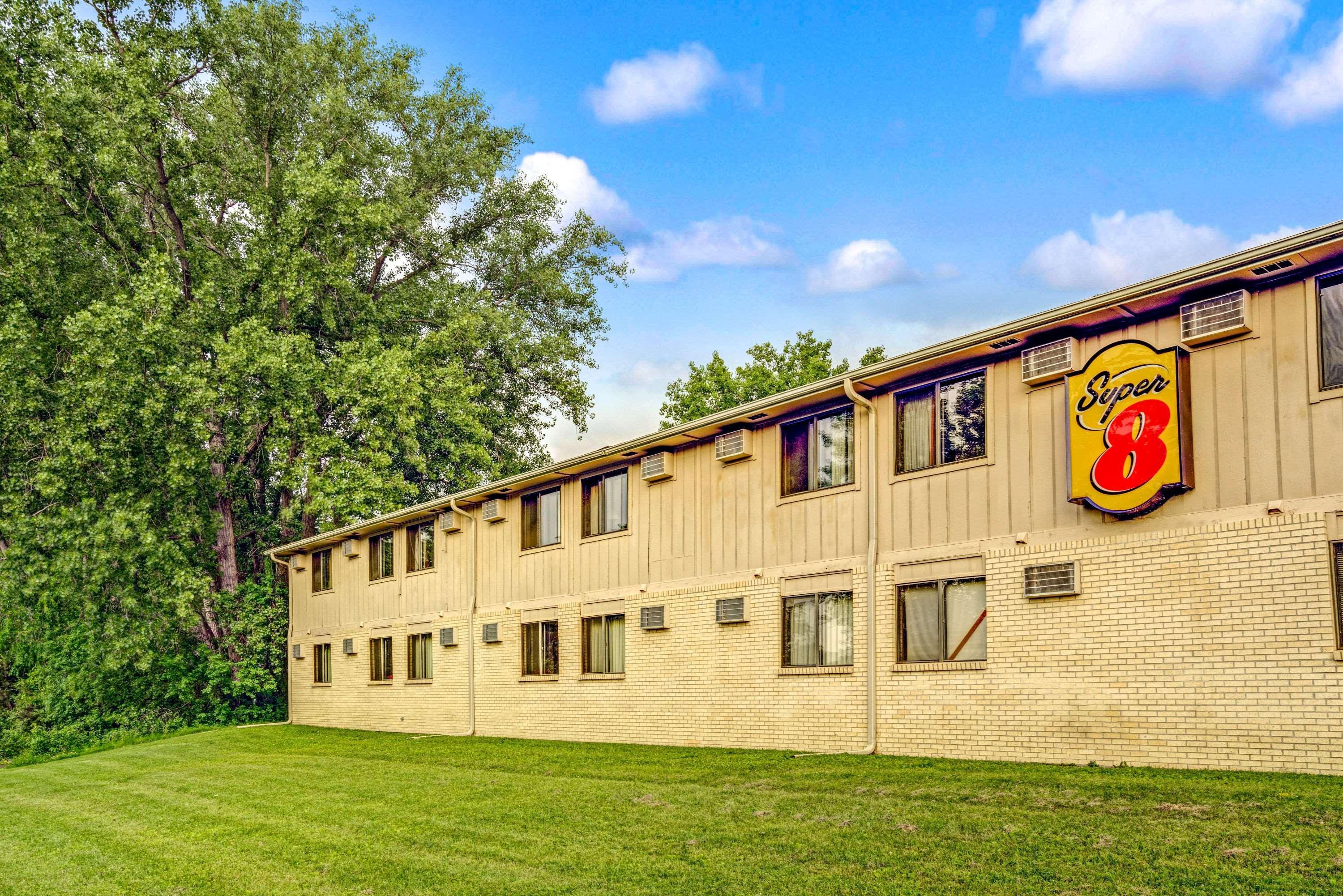 Hotel Super 8 By Wyndham Chaska Exterior foto